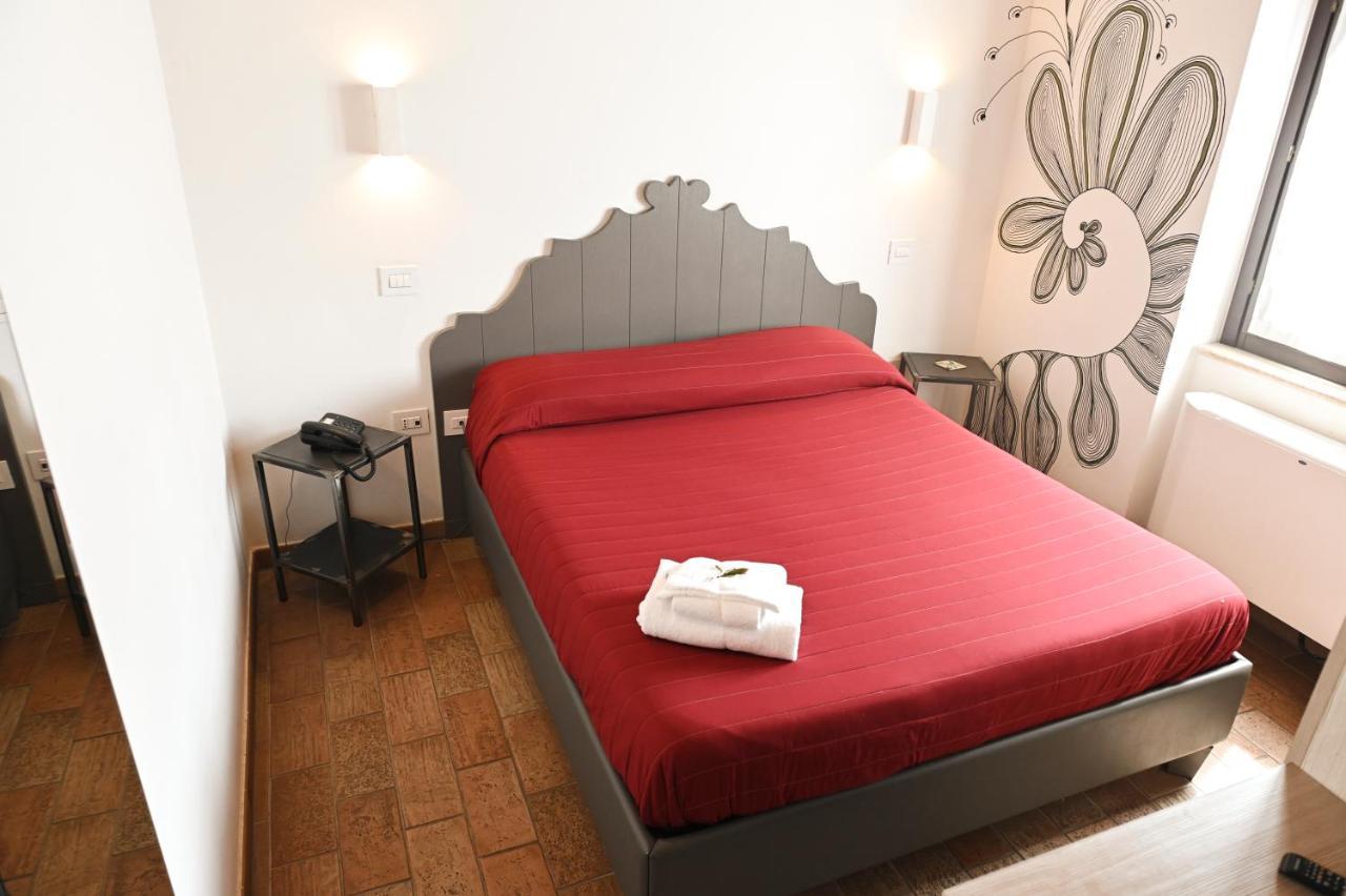 Moretti Village - Sophie Rooms Country House 西维尔诺瓦·马尔凯 外观 照片