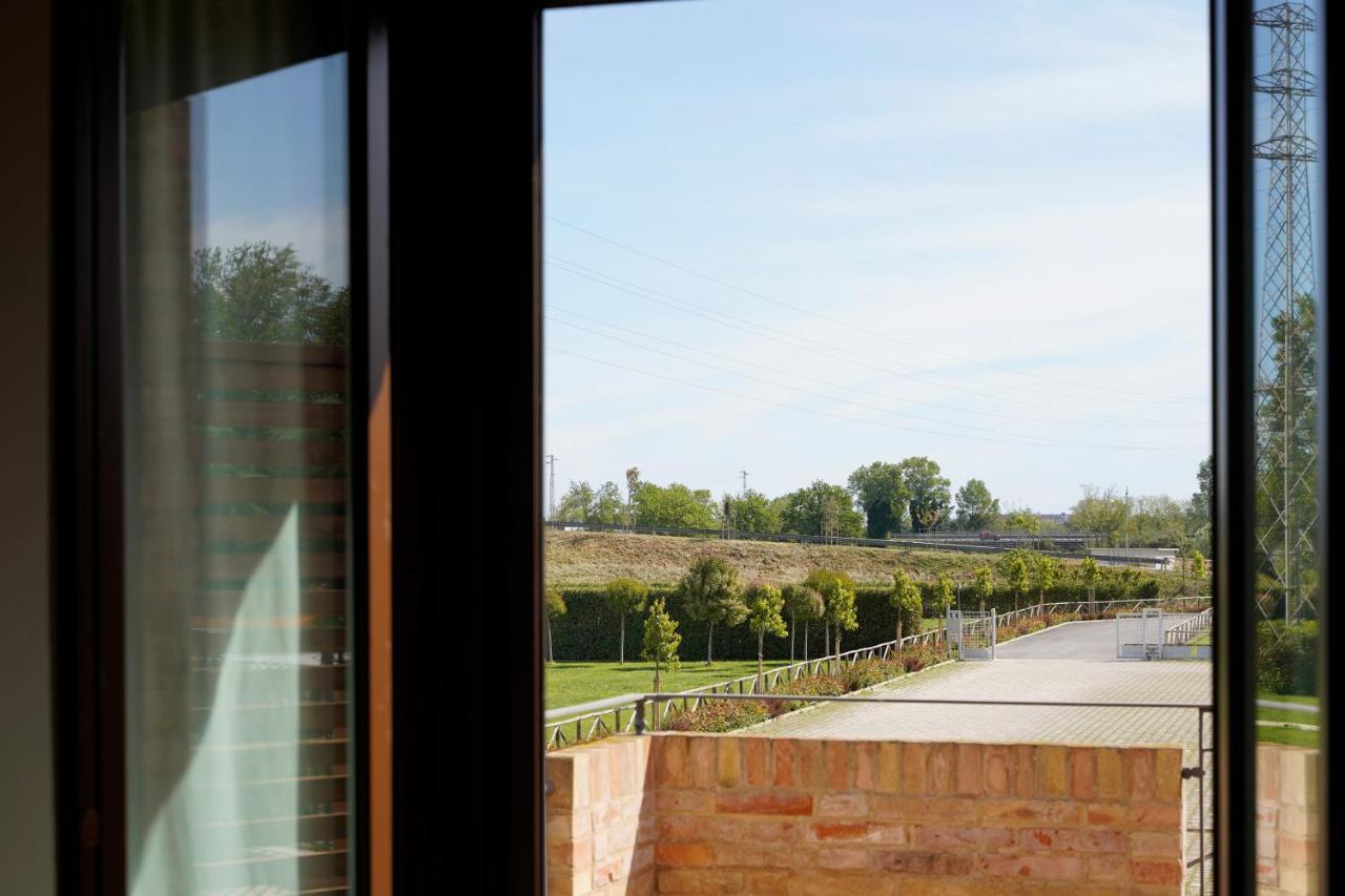Moretti Village - Sophie Rooms Country House 西维尔诺瓦·马尔凯 外观 照片