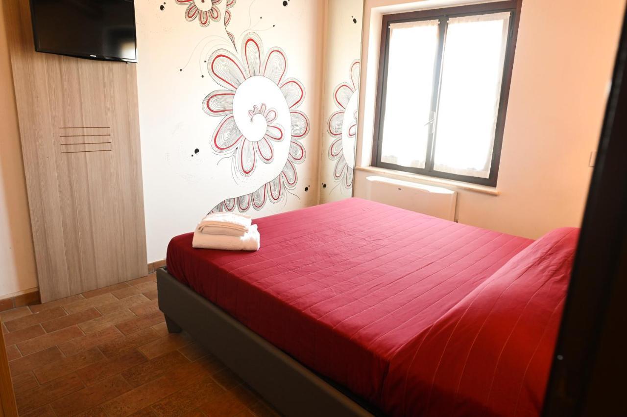 Moretti Village - Sophie Rooms Country House 西维尔诺瓦·马尔凯 外观 照片