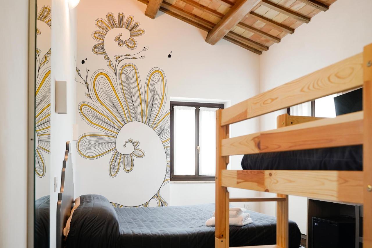 Moretti Village - Sophie Rooms Country House 西维尔诺瓦·马尔凯 外观 照片