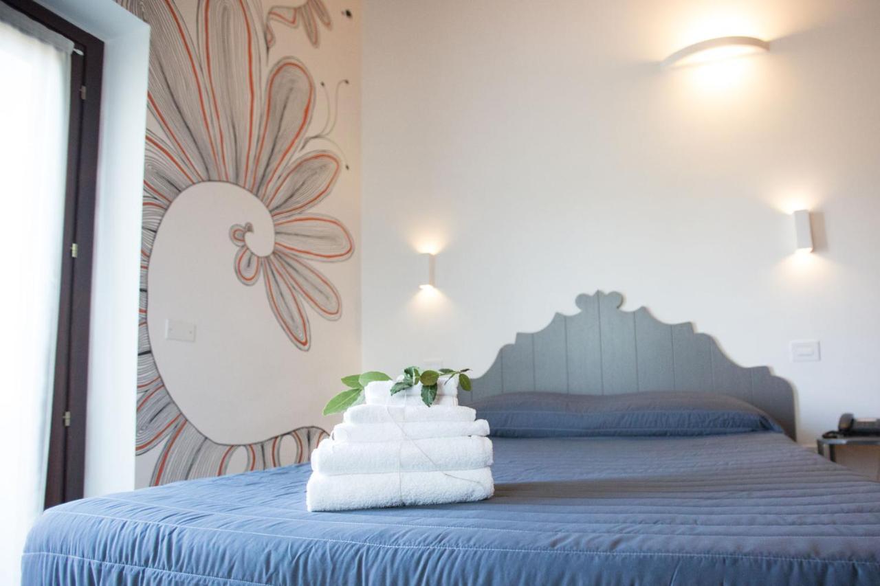 Moretti Village - Sophie Rooms Country House 西维尔诺瓦·马尔凯 外观 照片