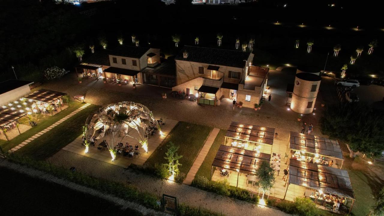 Moretti Village - Sophie Rooms Country House 西维尔诺瓦·马尔凯 外观 照片