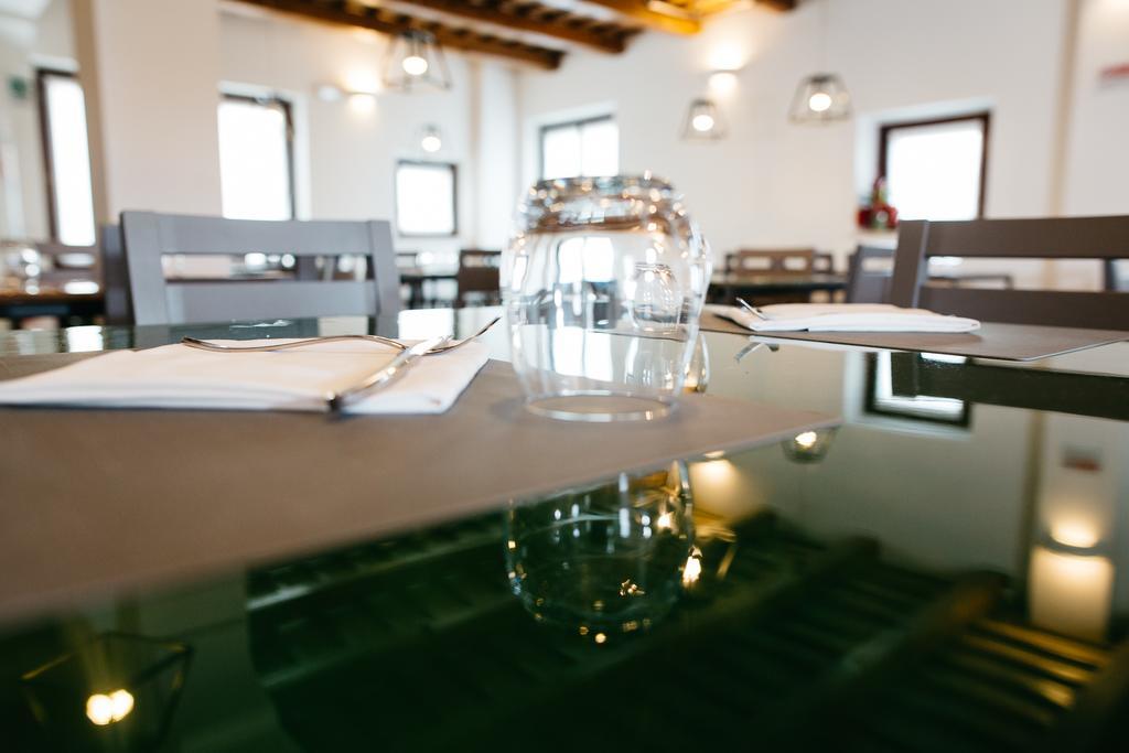 Moretti Village - Sophie Rooms Country House 西维尔诺瓦·马尔凯 外观 照片